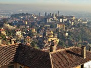 27 Da San Vigilio panorama su Citta Alta e Bassa